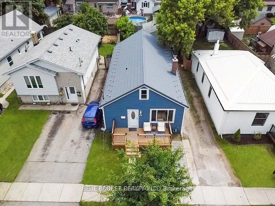 104 DELAWARE STREET, London East (East M)