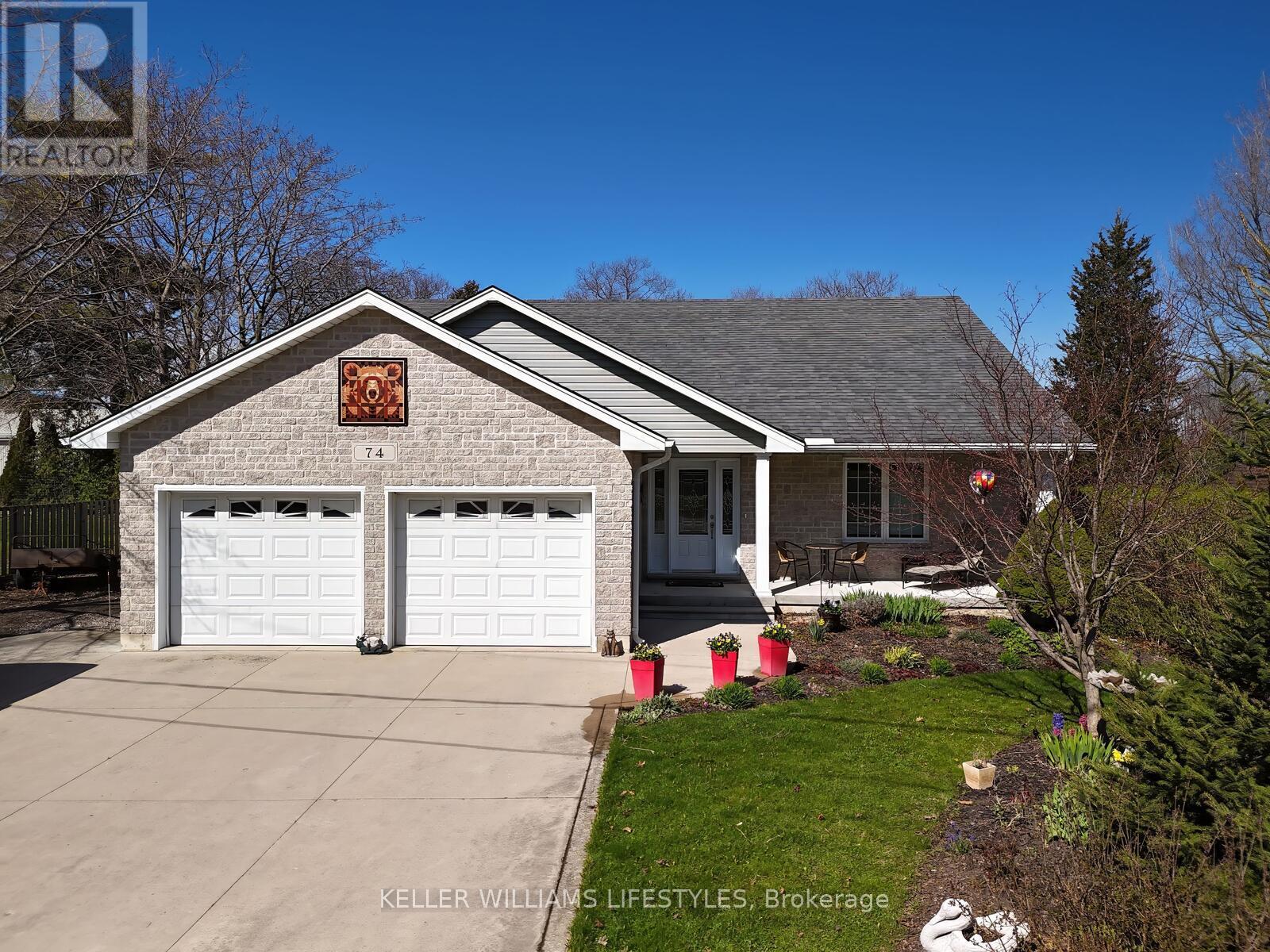 74 GREEN ACRES CRESCENT N, Lambton Shores (Grand Bend)