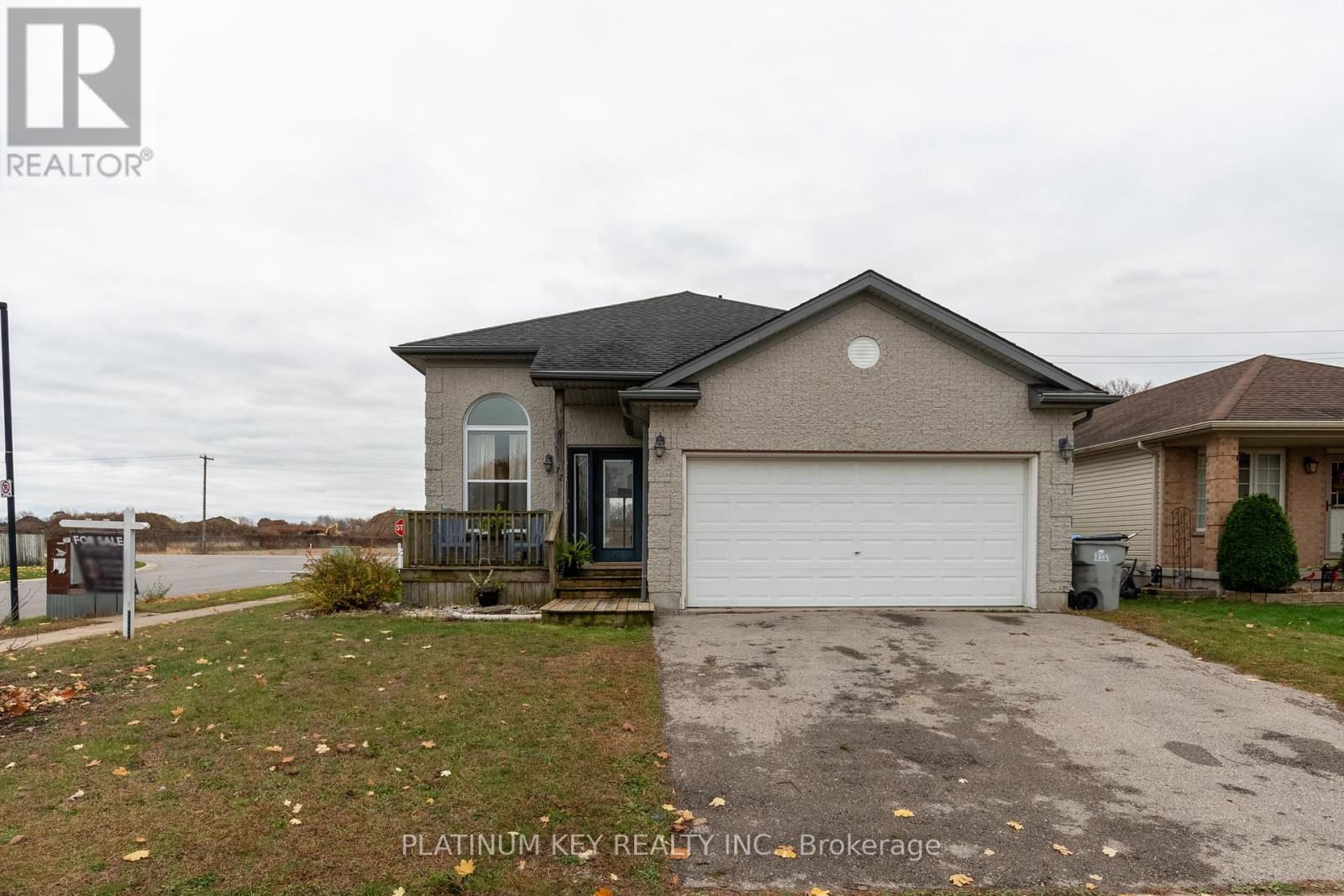 72 JUNIPER CRESCENT, Strathroy-Caradoc (SE)