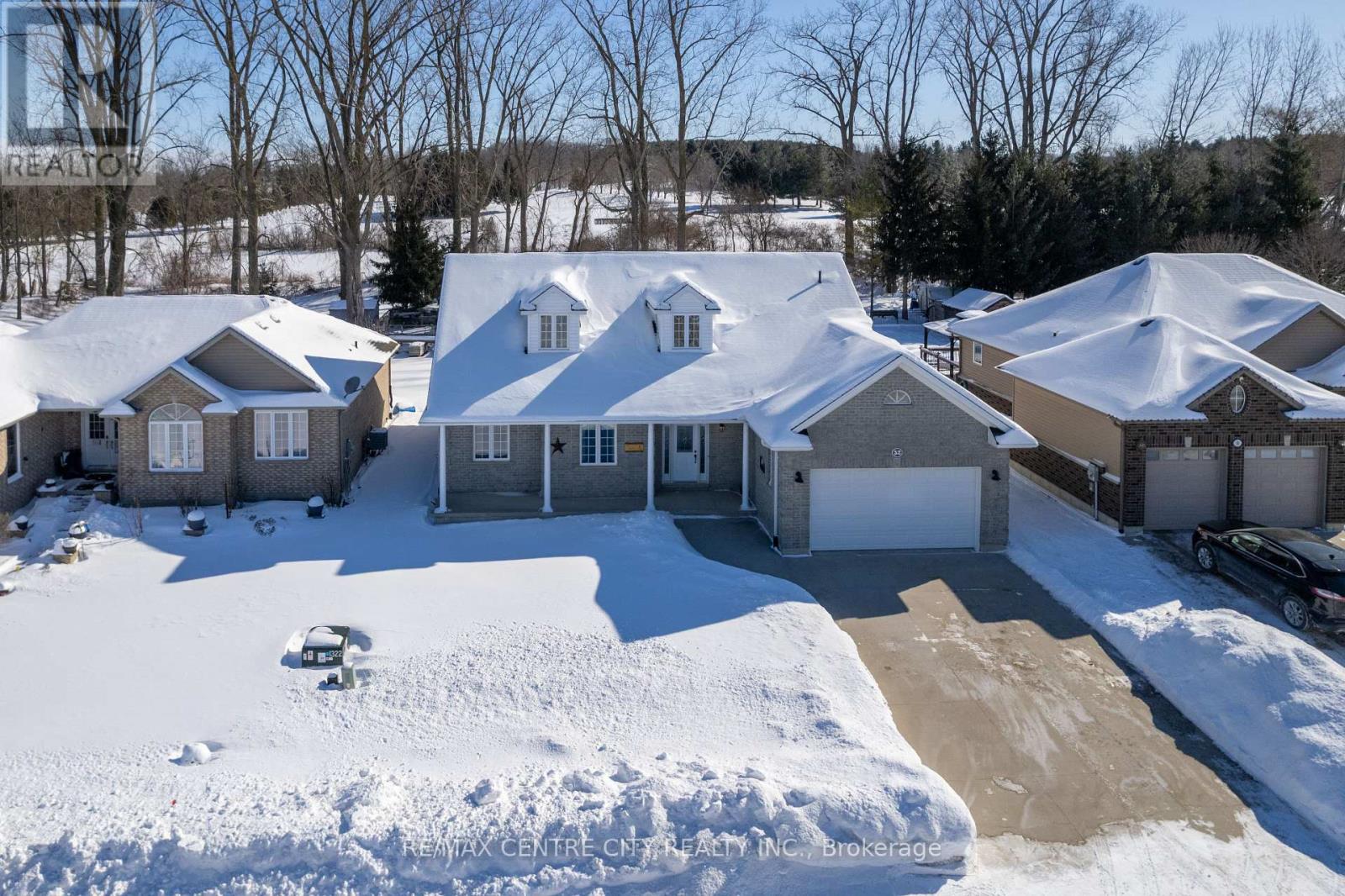 52 FAIRVIEW DRIVE, Lambton Shores (Arkona)