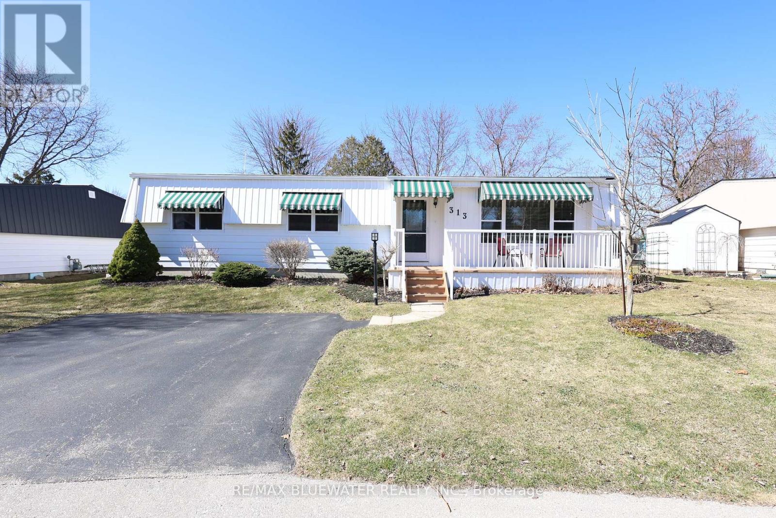 313 PINETREE LANE, South Huron (Stephen)