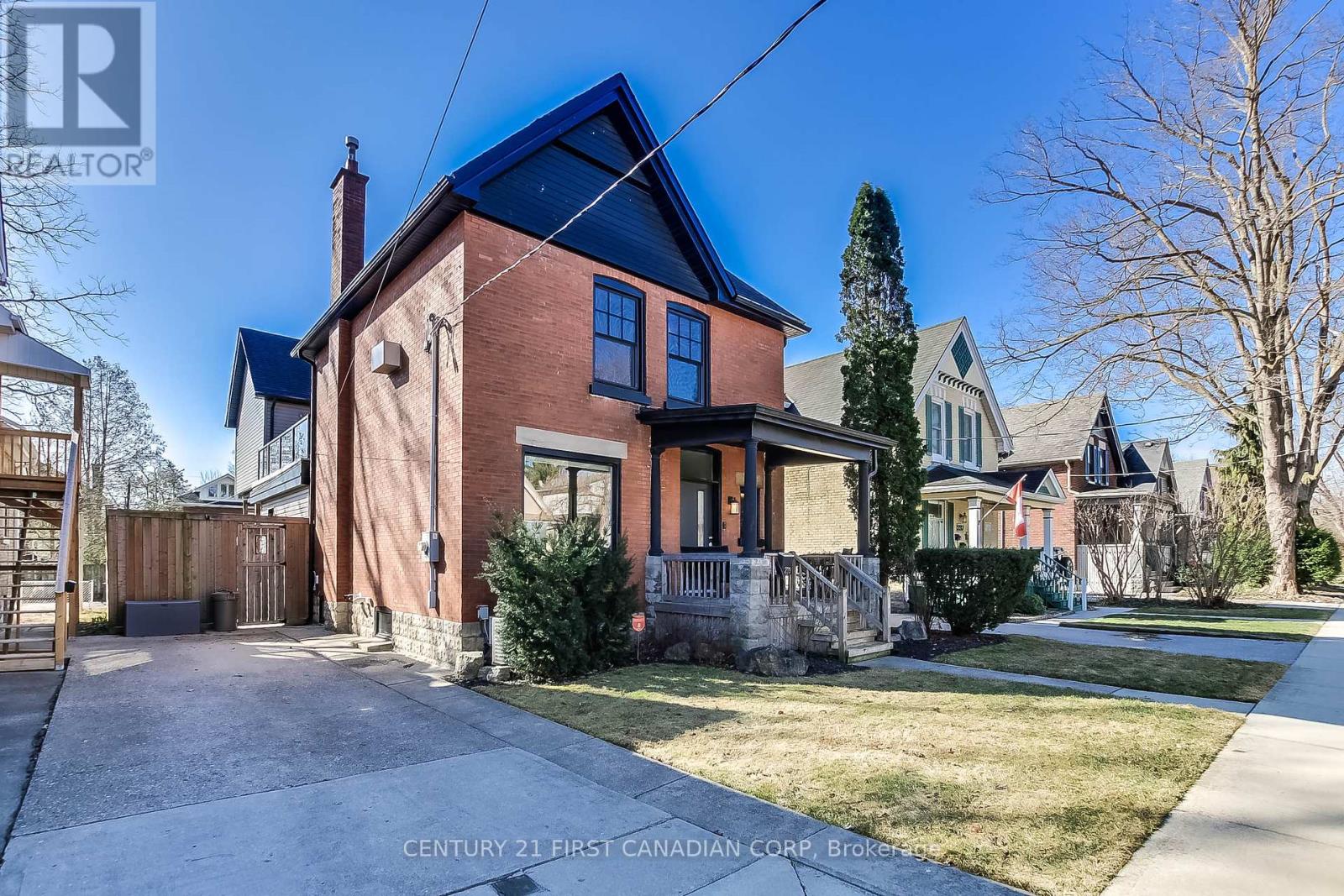 239 TECUMSEH AVENUE E, London South (South F)