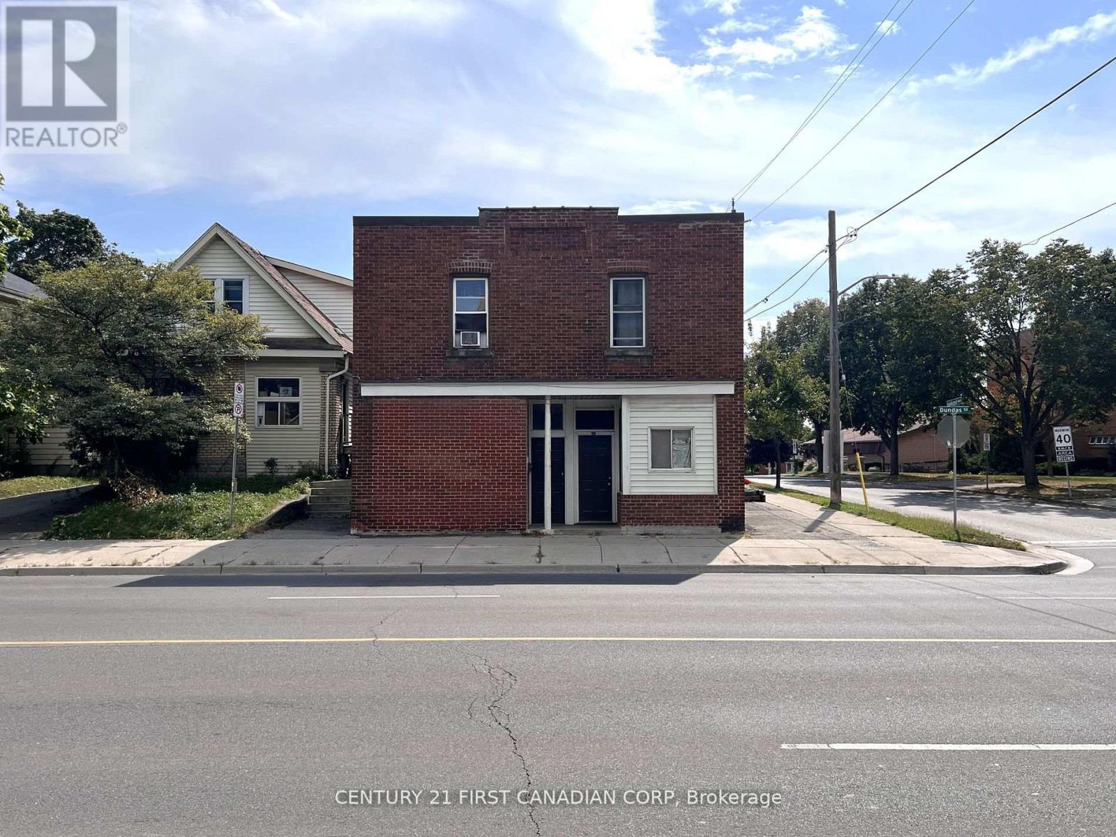 1267 DUNDAS STREET, London East (East M)