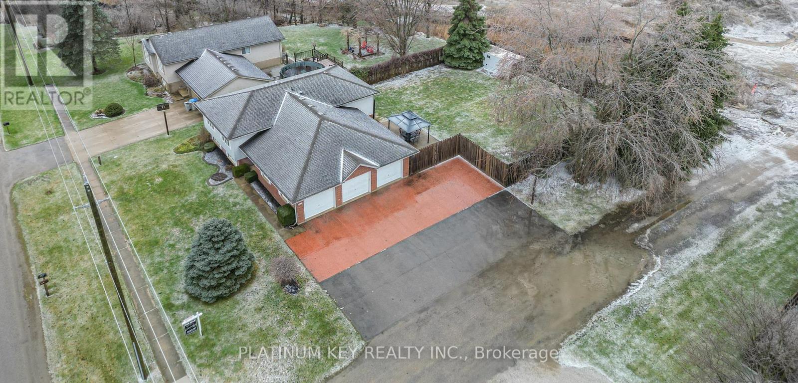 2245 TRILLIUM WAY, Strathroy-Caradoc (Mount Brydges)