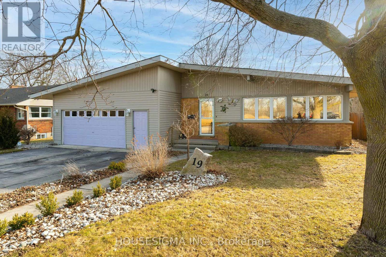 19 DALEWOOD DRIVE, St. Thomas