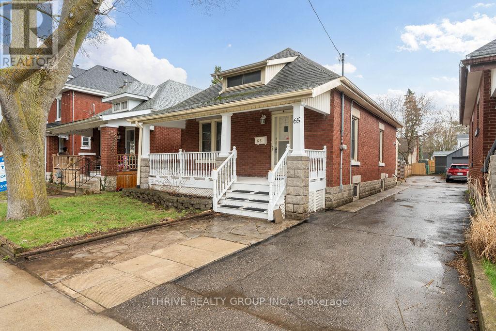 65 BEATTIE AVENUE, London East (East N)