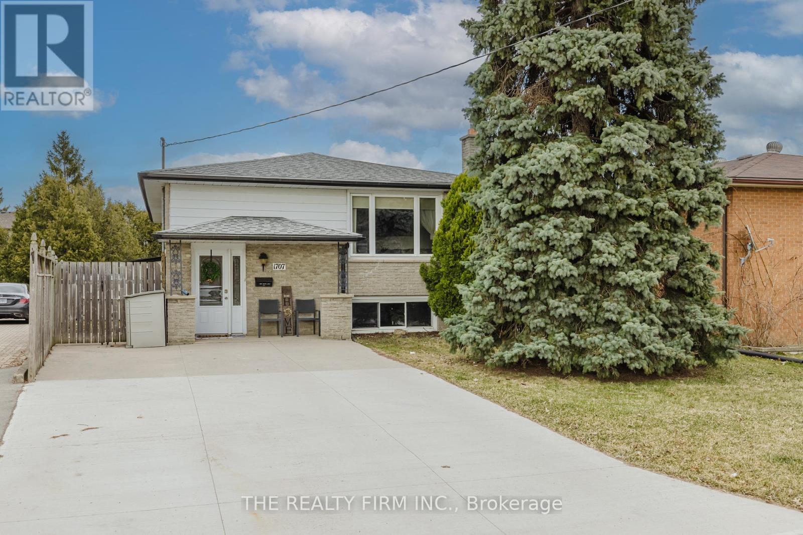 1707 HANSULD STREET, London East (East H)