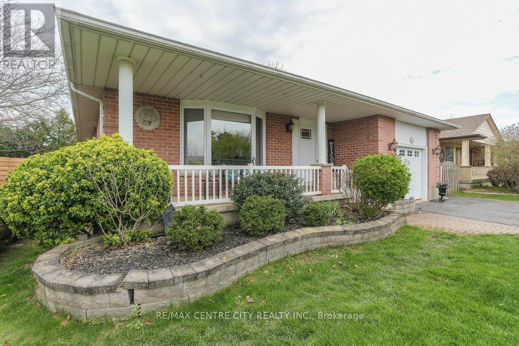 68 SINCLAIR AVENUE, St. Thomas