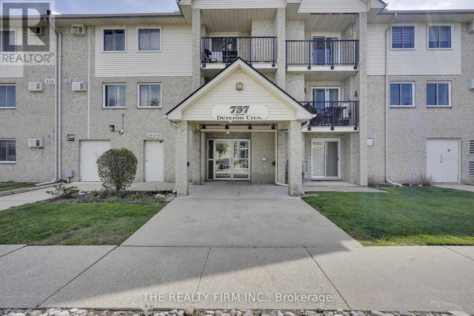 117 - 737 DEVERON CRESCENT, London South (South T)