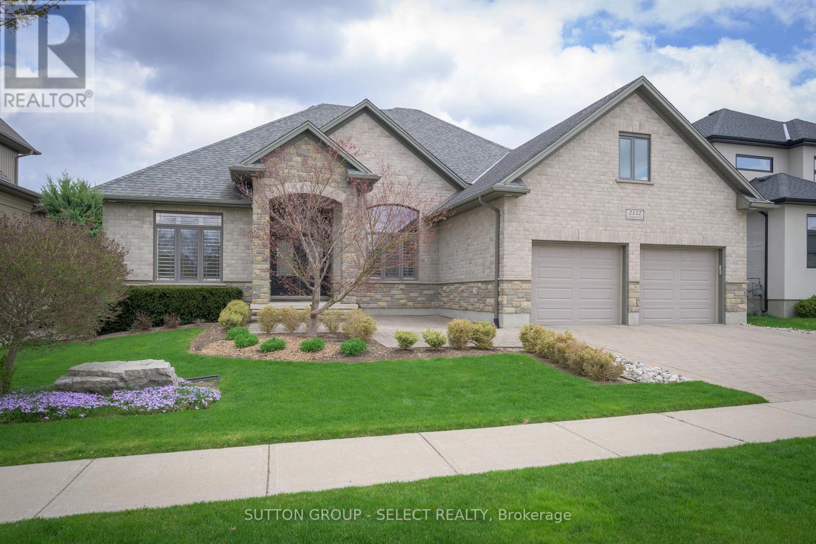 2112 CALLINGHAM DRIVE, London North (North R)