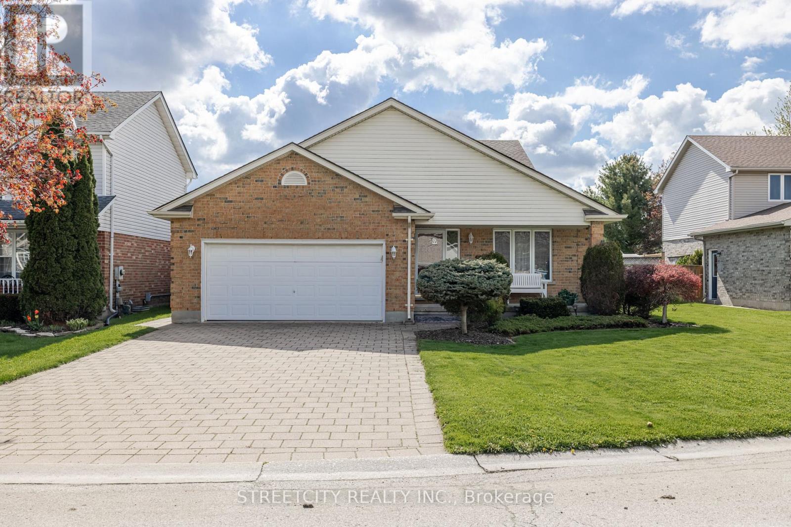 226 ANDREA CRESCENT, Central Elgin (Belmont)