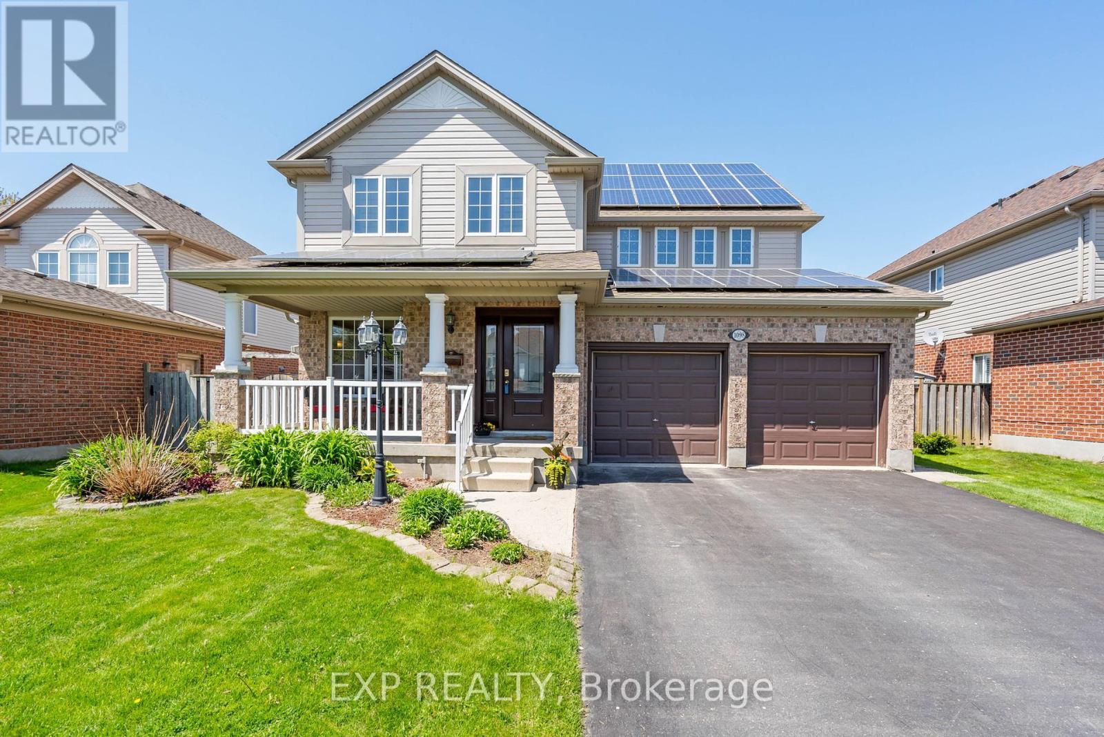 1098 STAGHORN CRESCENT, London East (East A)
