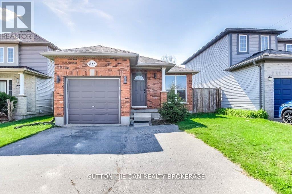 811 SOUTH WENIGE DRIVE, London North (North C)