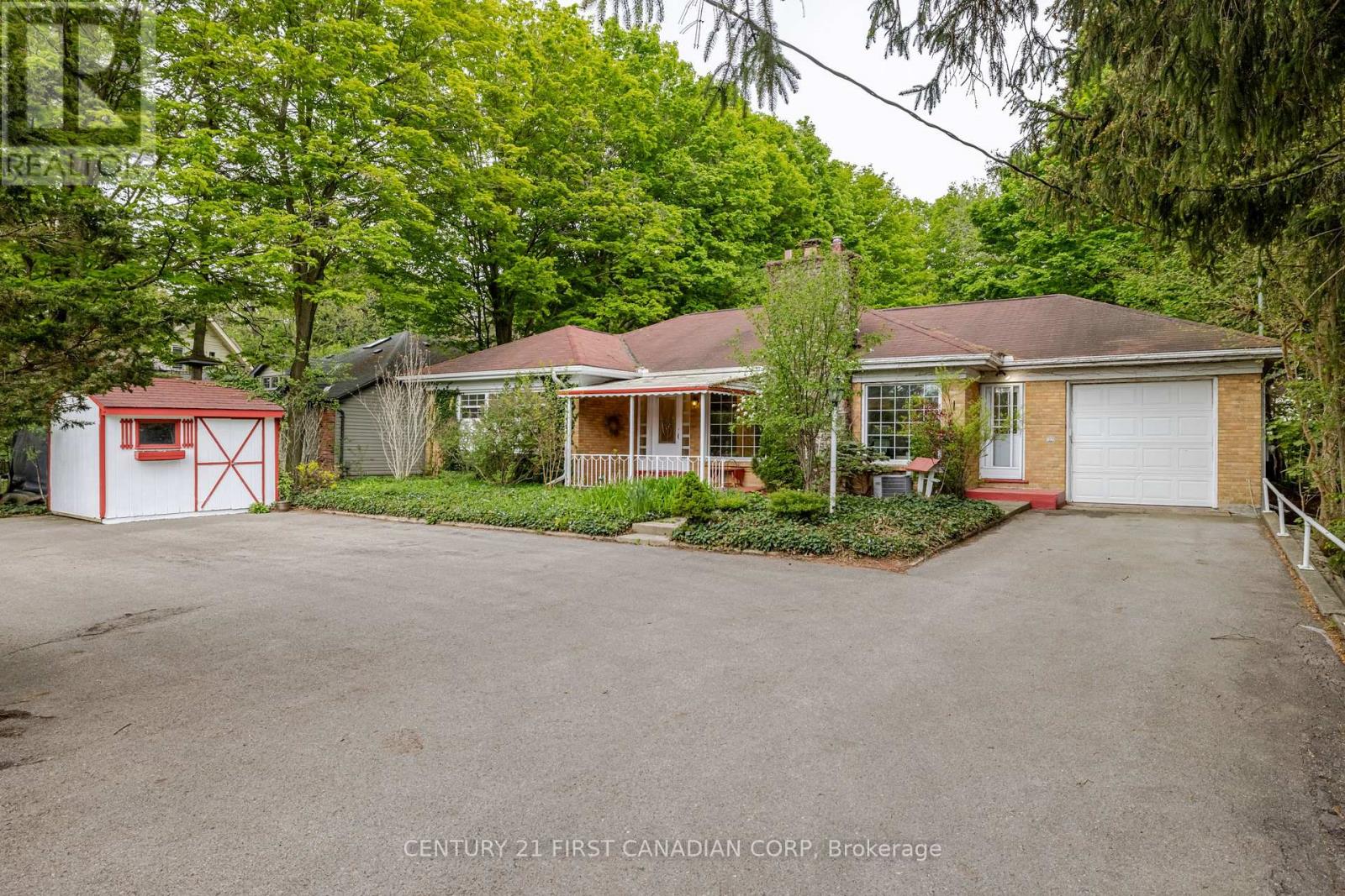 420 RIVERSIDE DRIVE, London North (North N)
