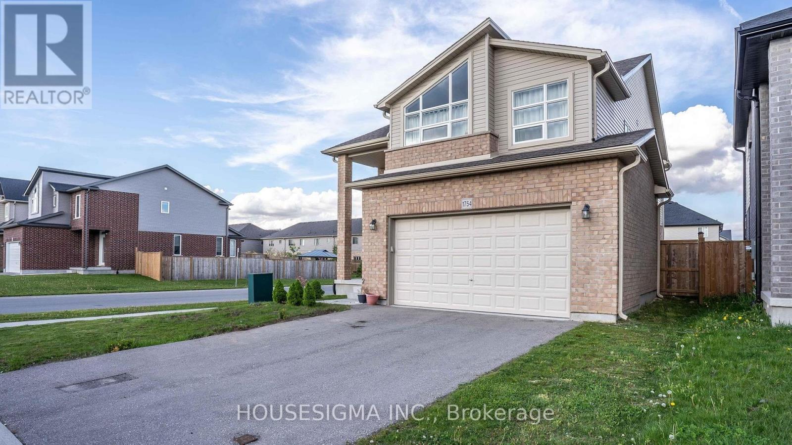 1754 AUKETT DRIVE, London North (North D)