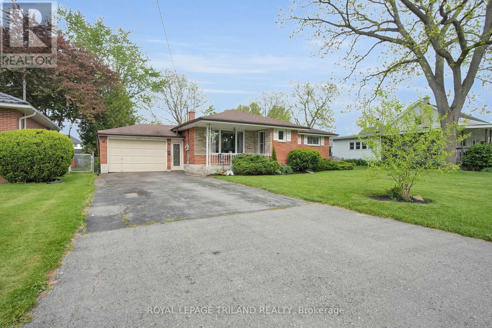 212 WEST STREET, Central Elgin (Belmont)