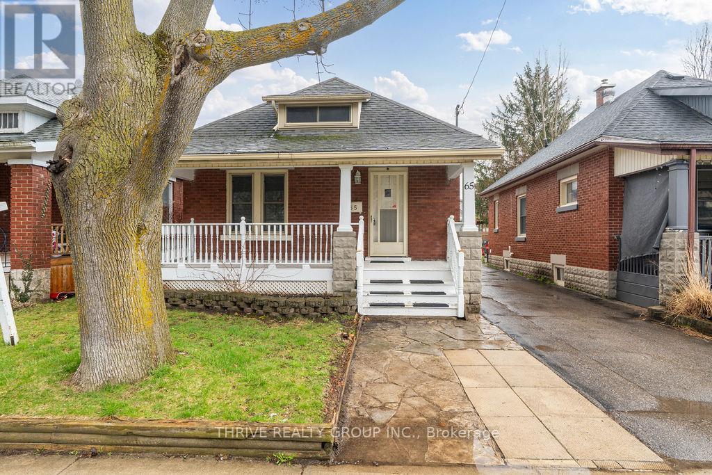 65 BEATTIE AVENUE, London East (East N)