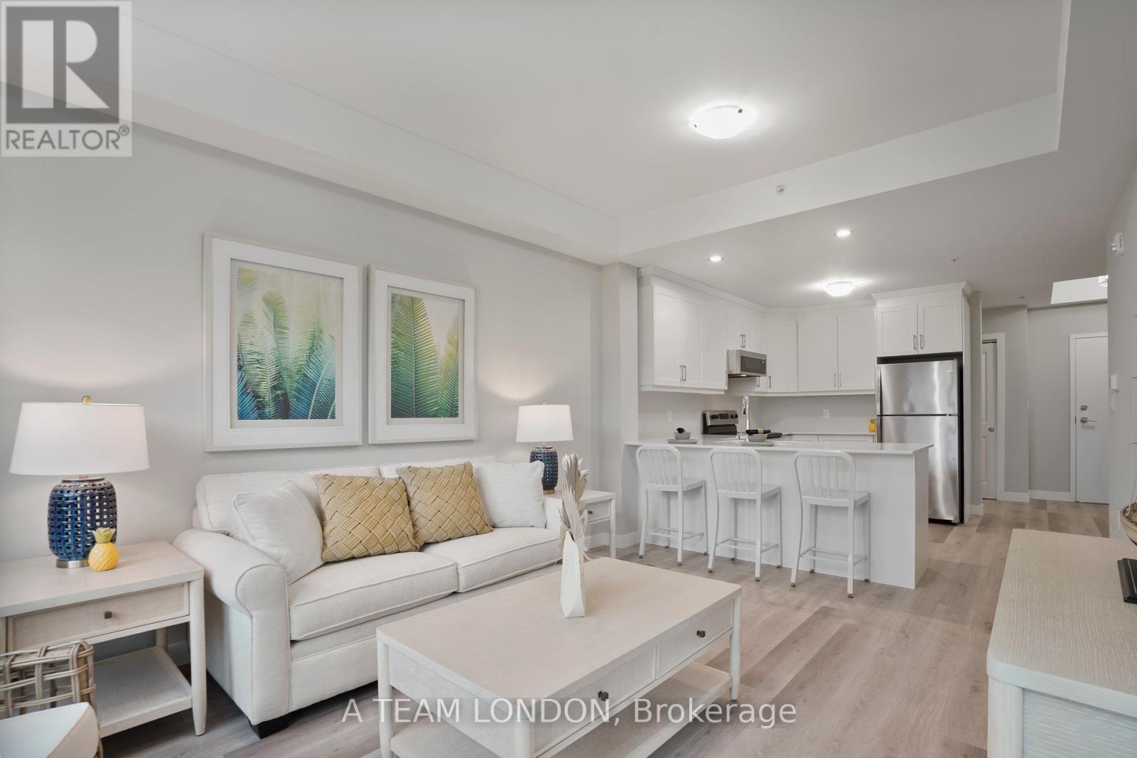 212 - 100 THE PROMENADE, Central Elgin