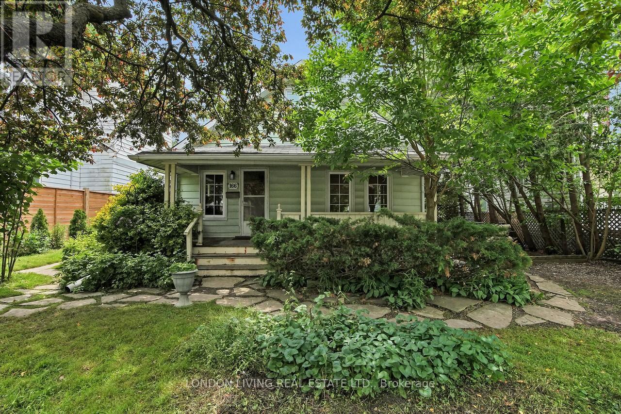 166 SPRINGBANK DRIVE, London South (South D)