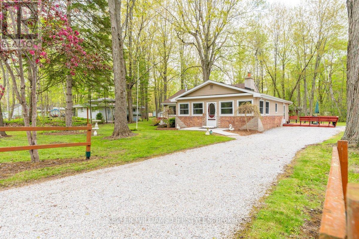 6085 DANBEA LANE, Lambton Shores (Kettle Point)
