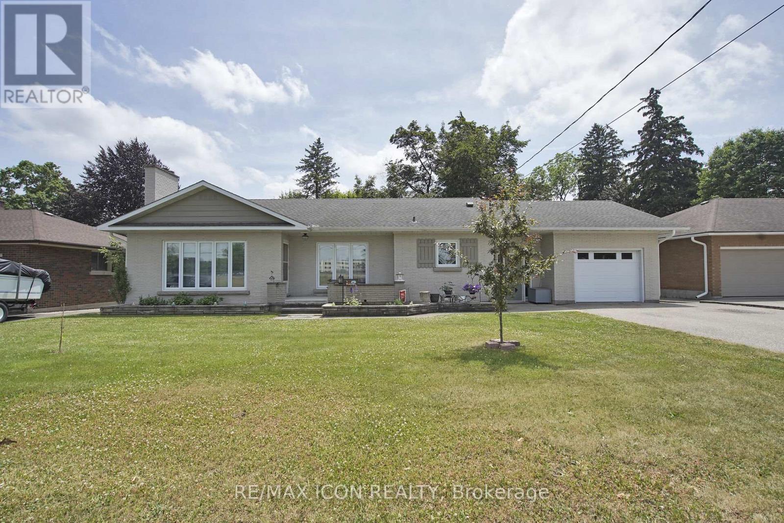 103 BROCK STREET E, Tillsonburg