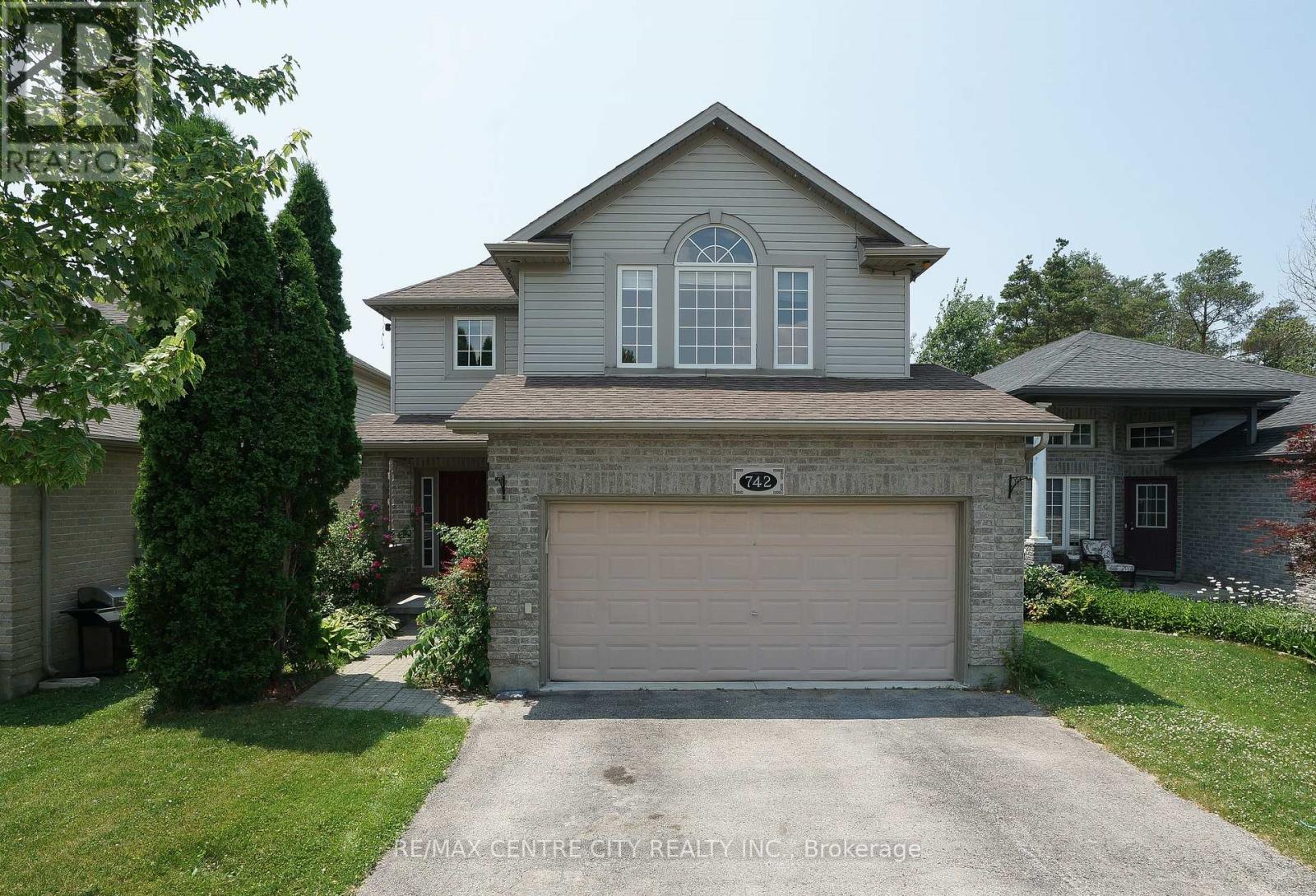 742 MARIGOLD STREET, London North (North C)