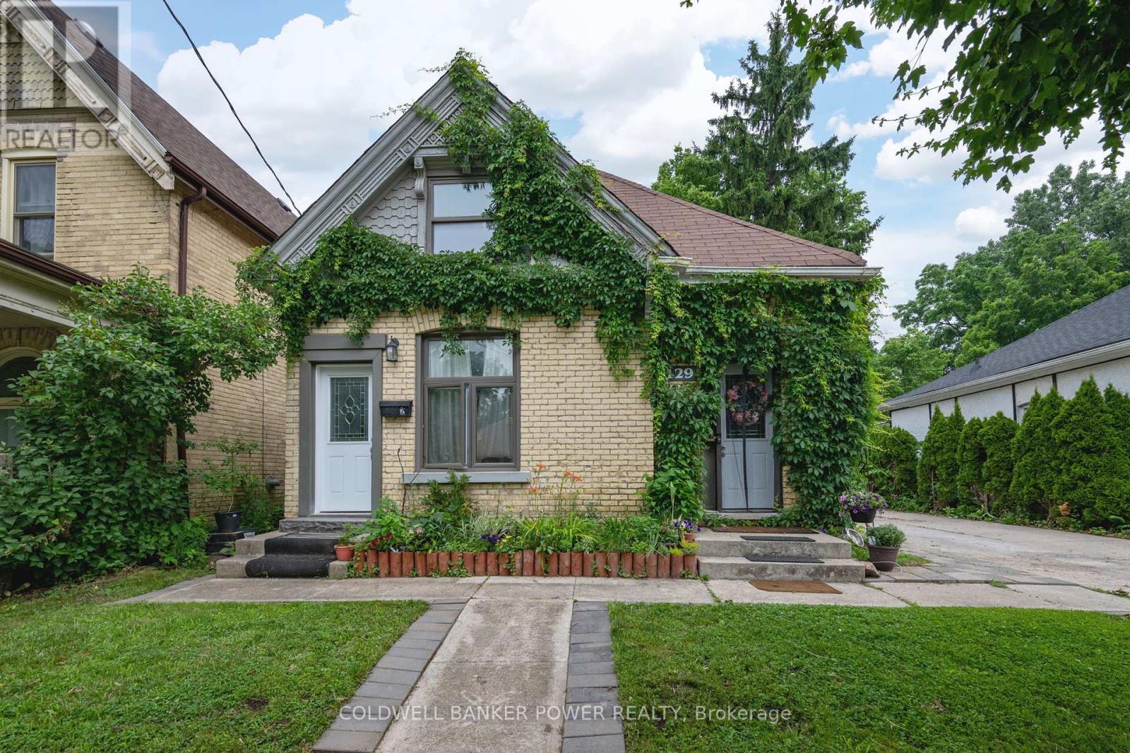 129 MOUNT PLEASANT AVENUE, London North (North N)