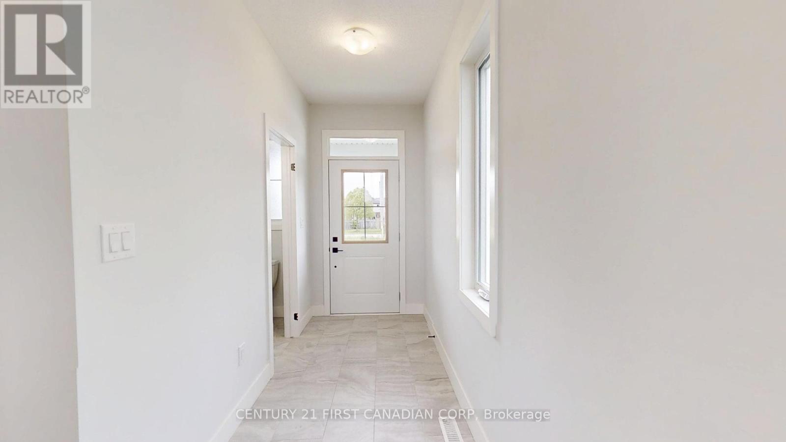 1221 TULLOCH AVENUE, London South (South U)