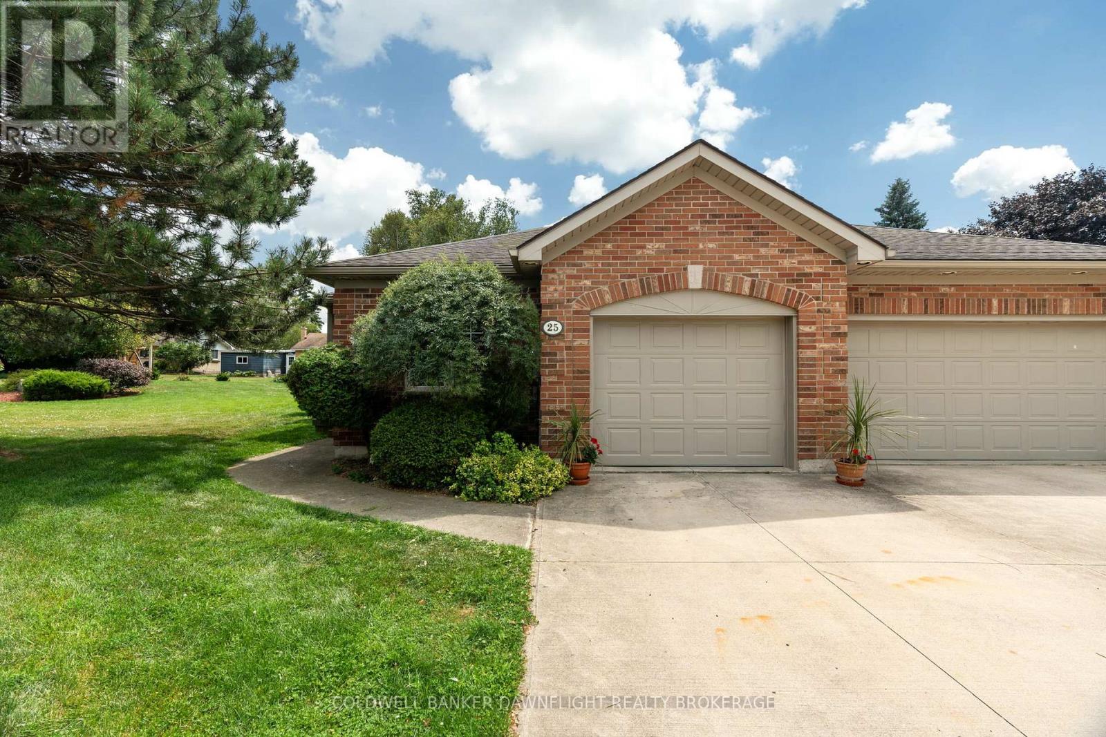 25 SHADOW LANE, South Huron (Exeter)
