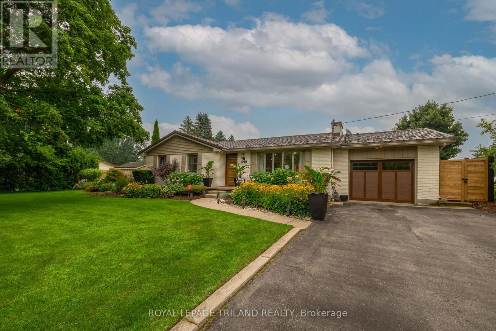 102 RAILWAY AVENUE, Middlesex Centre (Komoka)