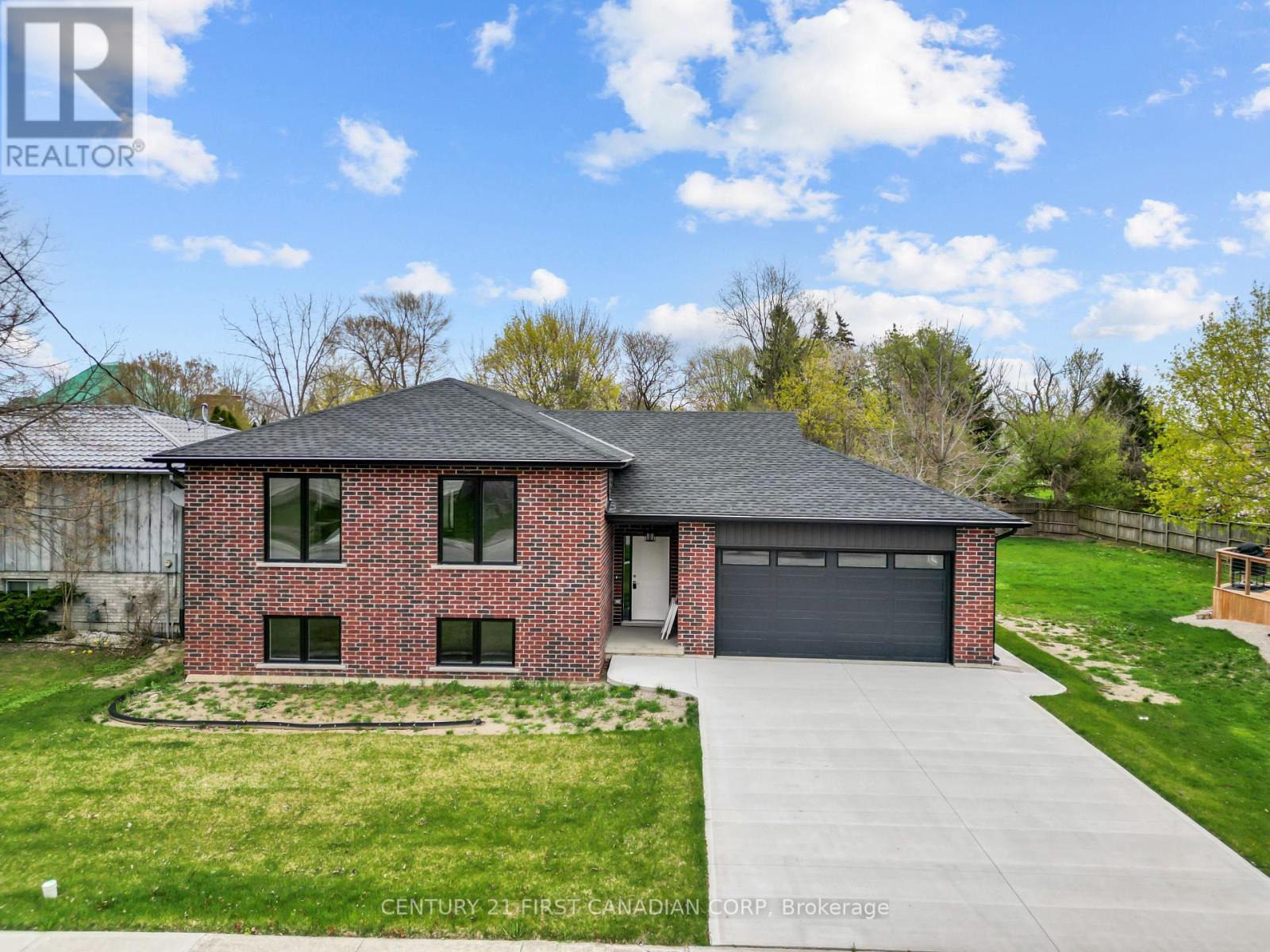 134 KING STREET, Lambton Shores (Thedford)