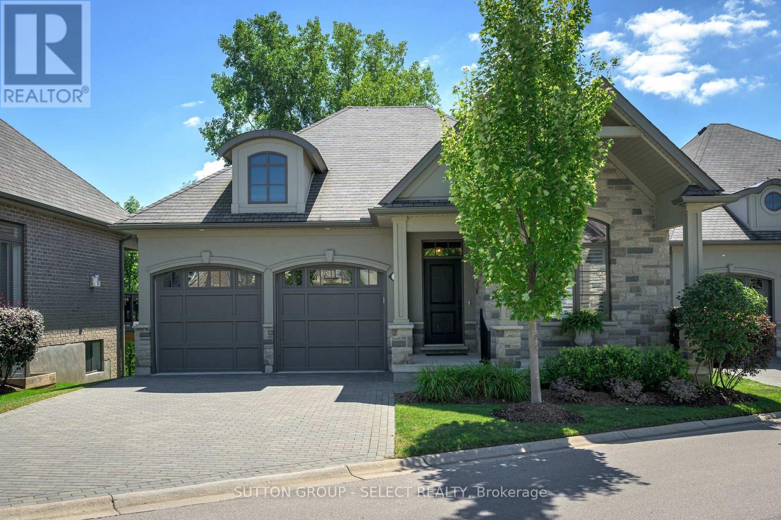 31 - 2290 TORREY PINES WAY, London North (North R)