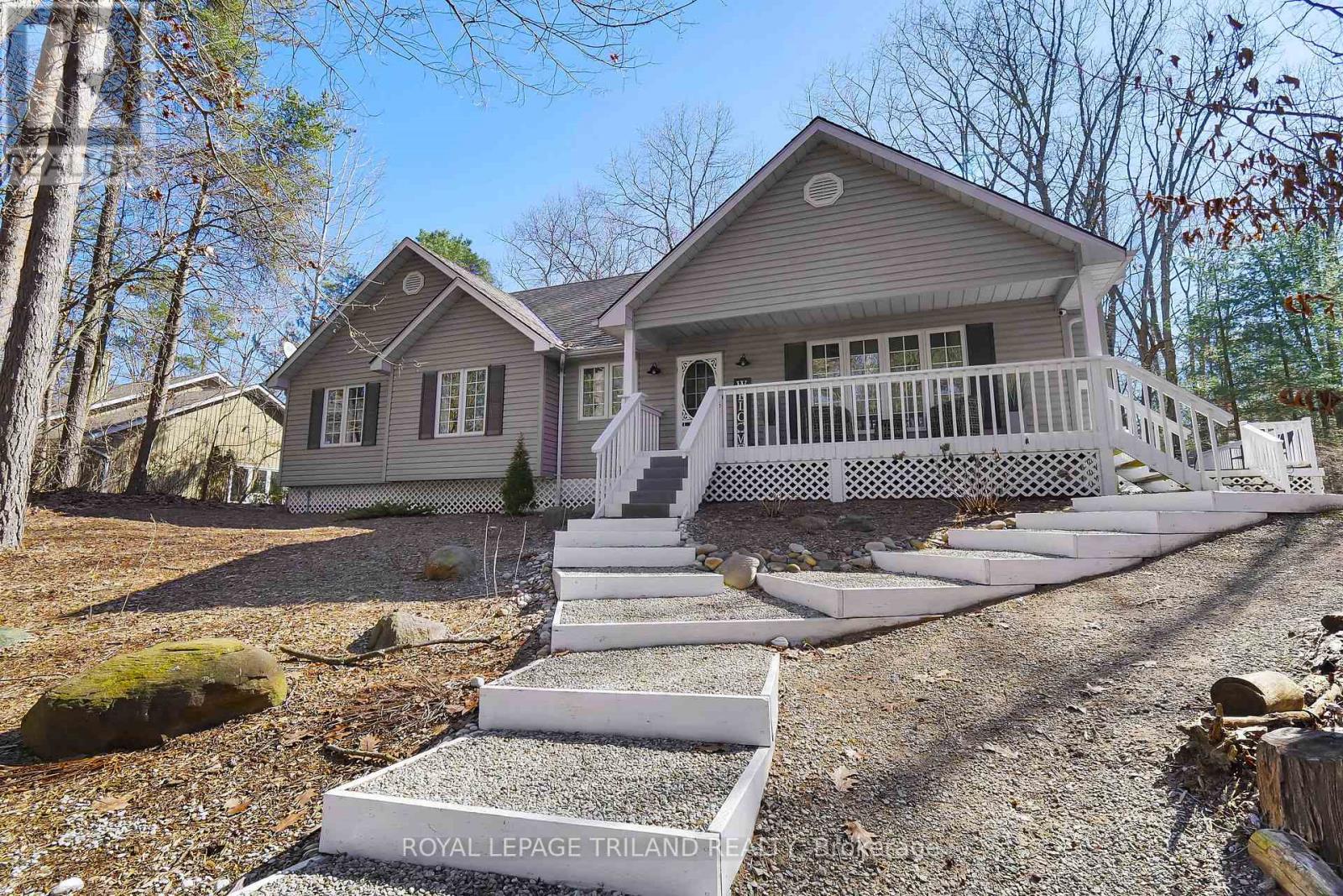 9945 RIVERVIEW ROAD, Lambton Shores