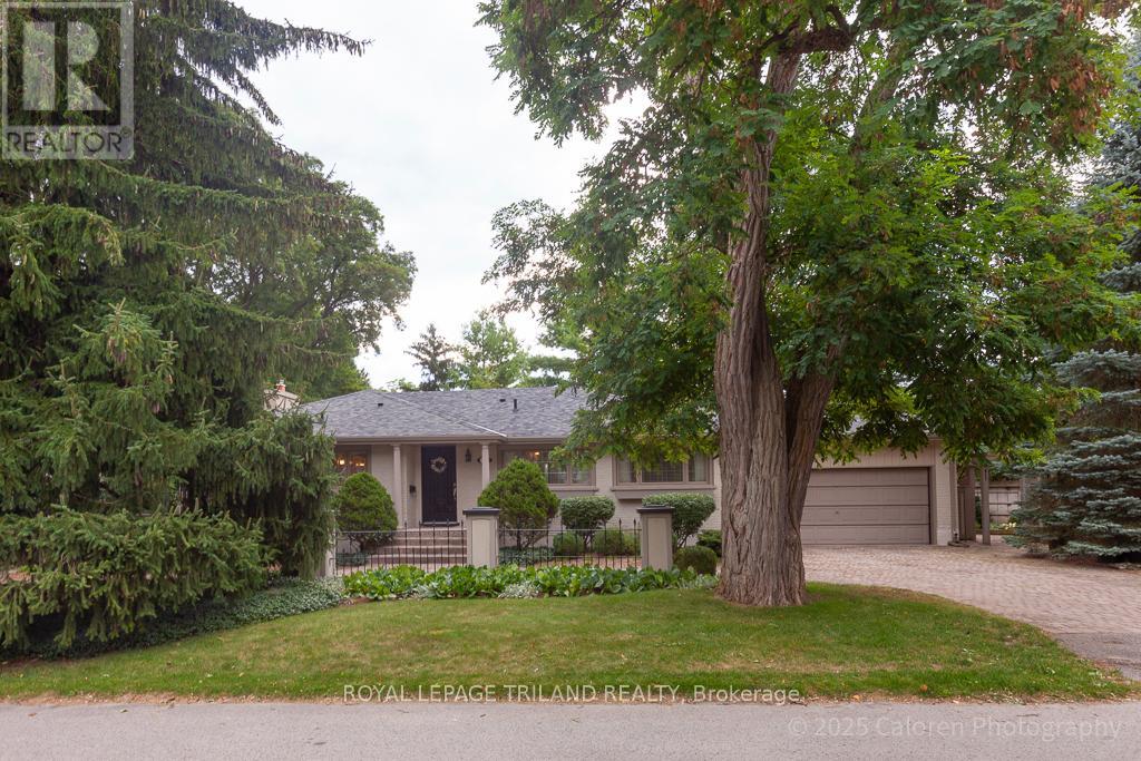 25 BLOOMFIELD DRIVE, London North (North J)