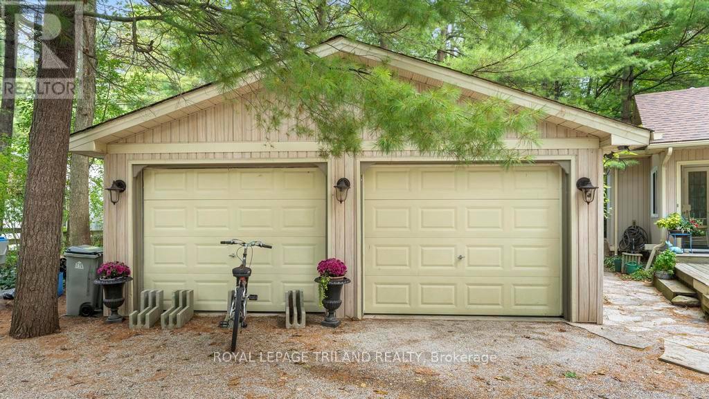 10008 JENNA ROAD, Lambton Shores (Grand Bend)