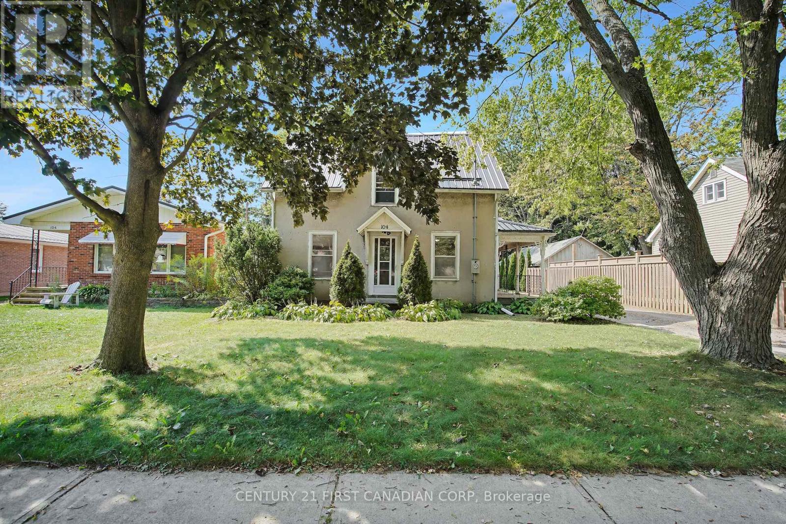 104 ST ANDREW STREET, Aylmer