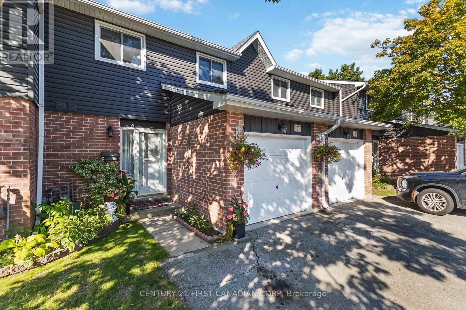 7 - 131 BONAVENTURE DRIVE, London East (East I)