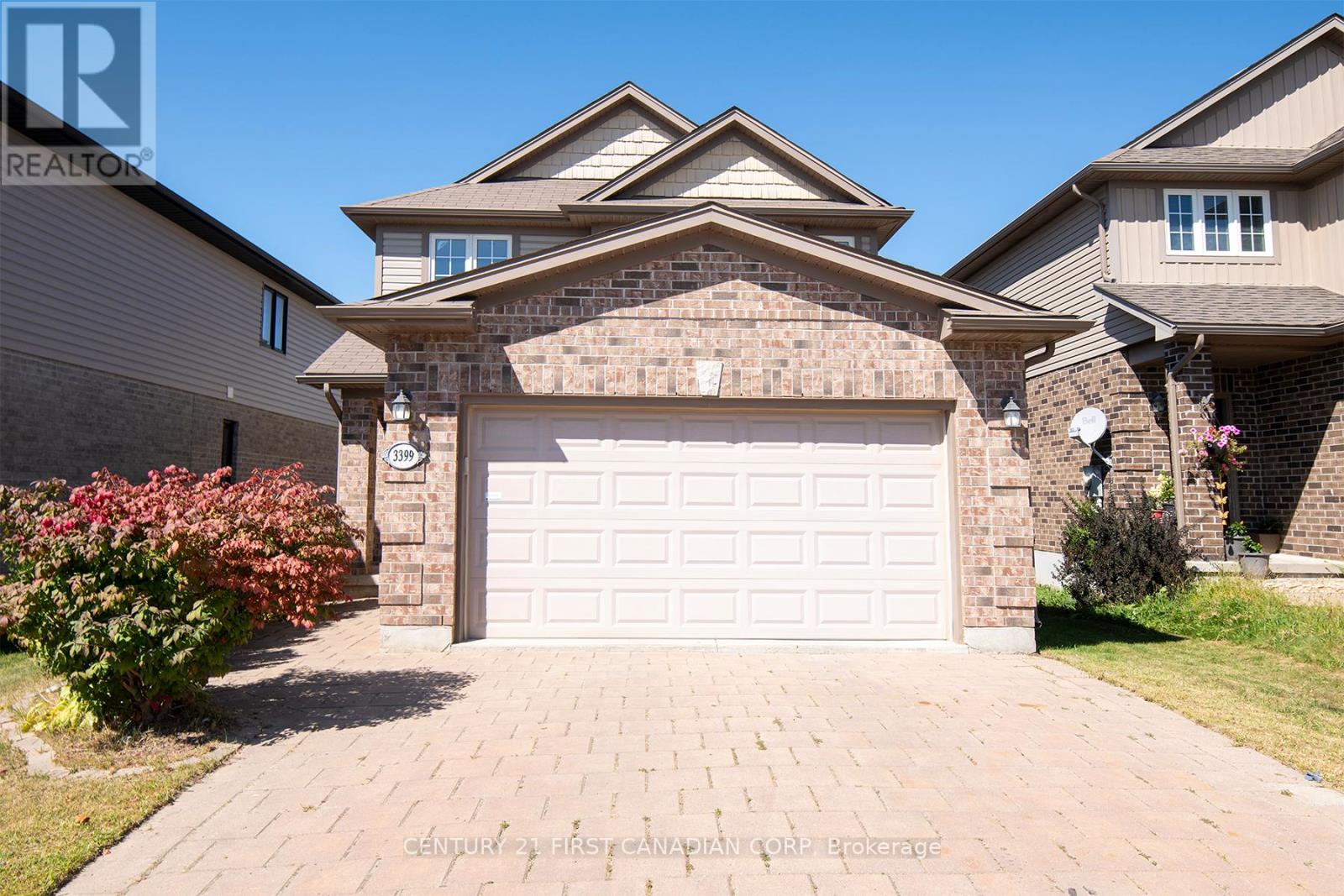3399 EMILYCARR LANE S, London South (South W)