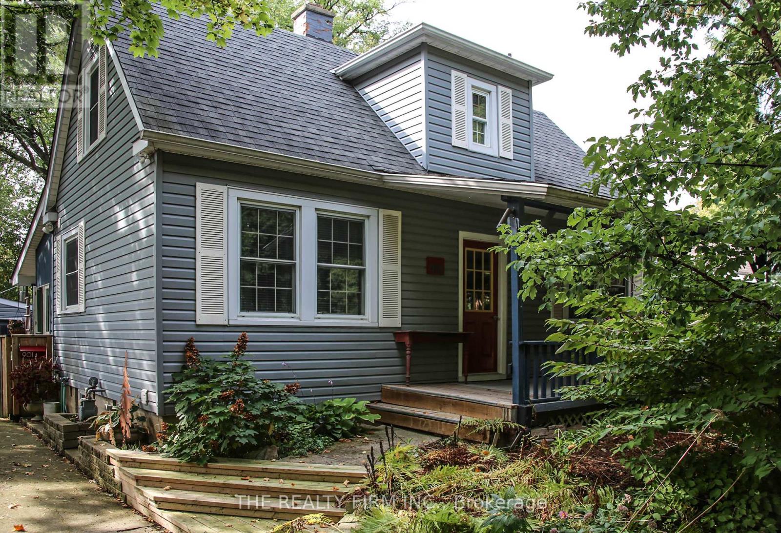 901 WILLOW DRIVE, London South (South Y)