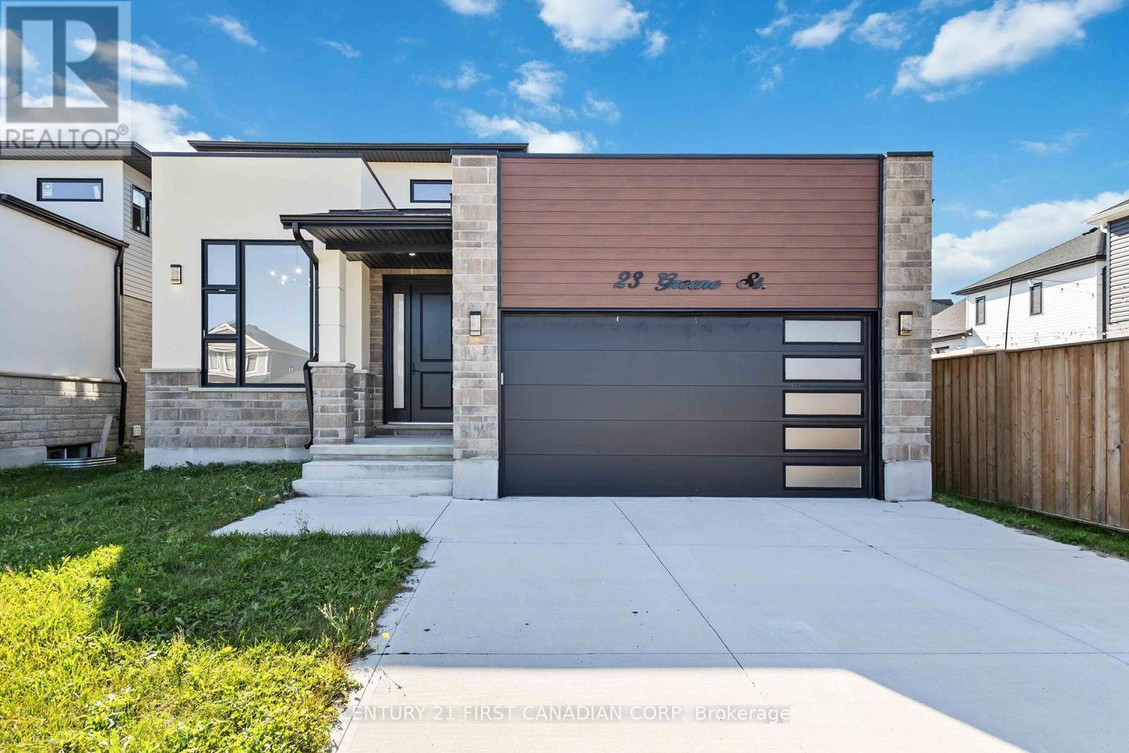 23 GREENE STREET, South Huron (Exeter)