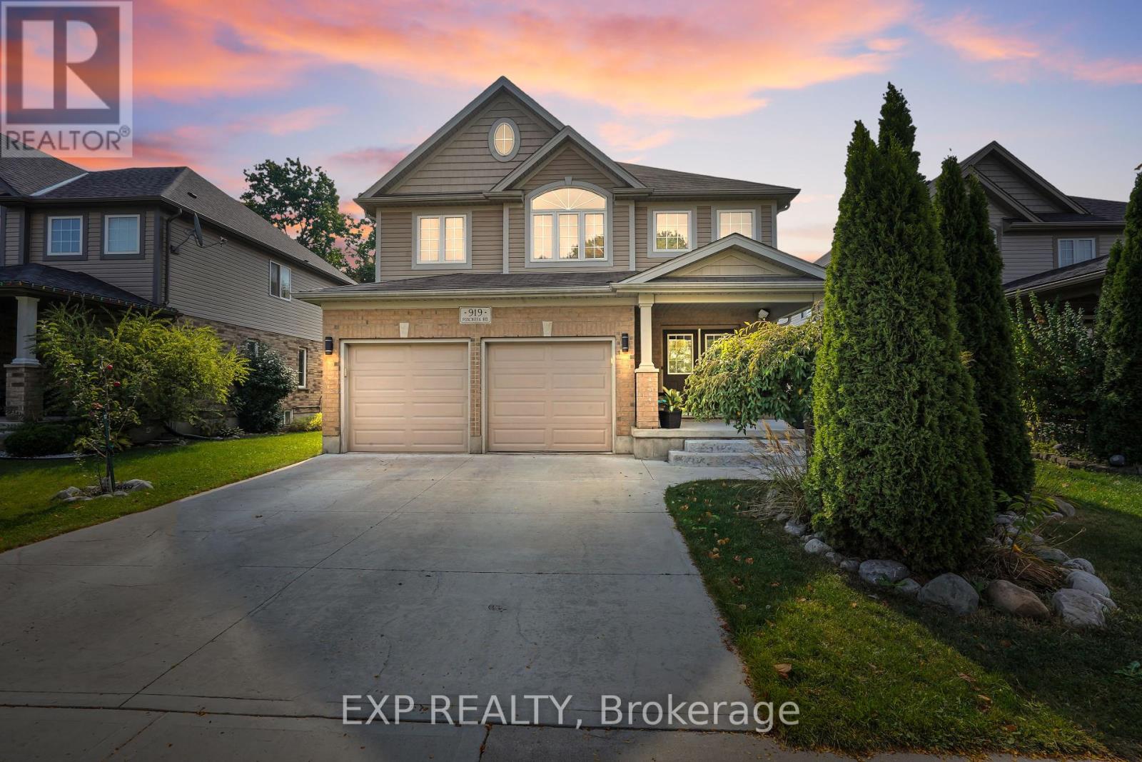 919 FOXCREEK ROAD, London North (North S)