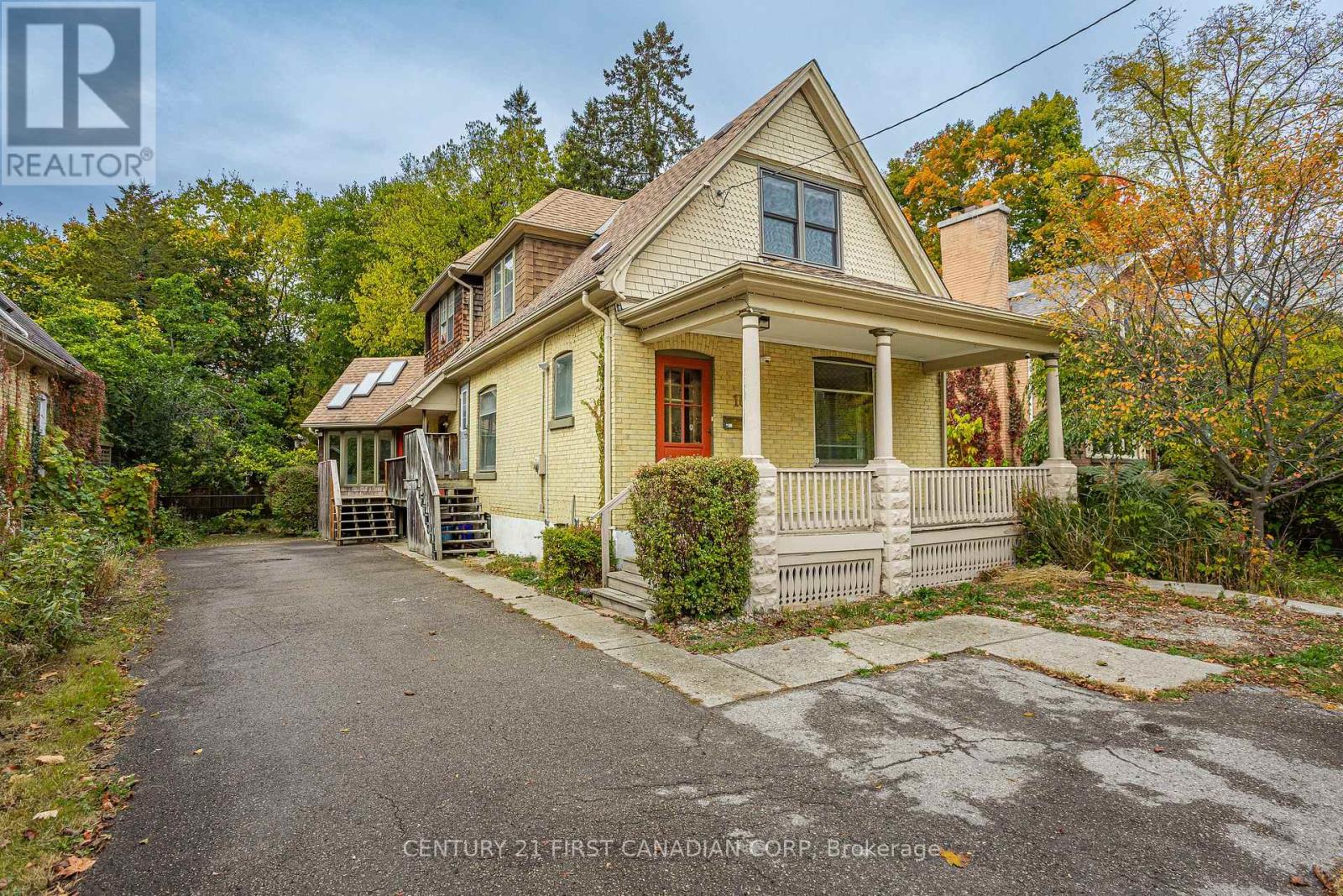 16 WOODWARD AVENUE, London North (North N)