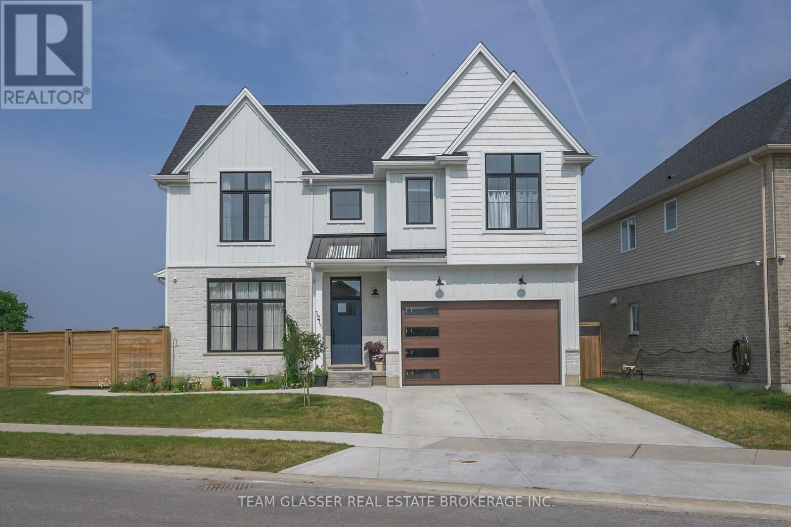 1211 HOWLETT CIRCLE, London