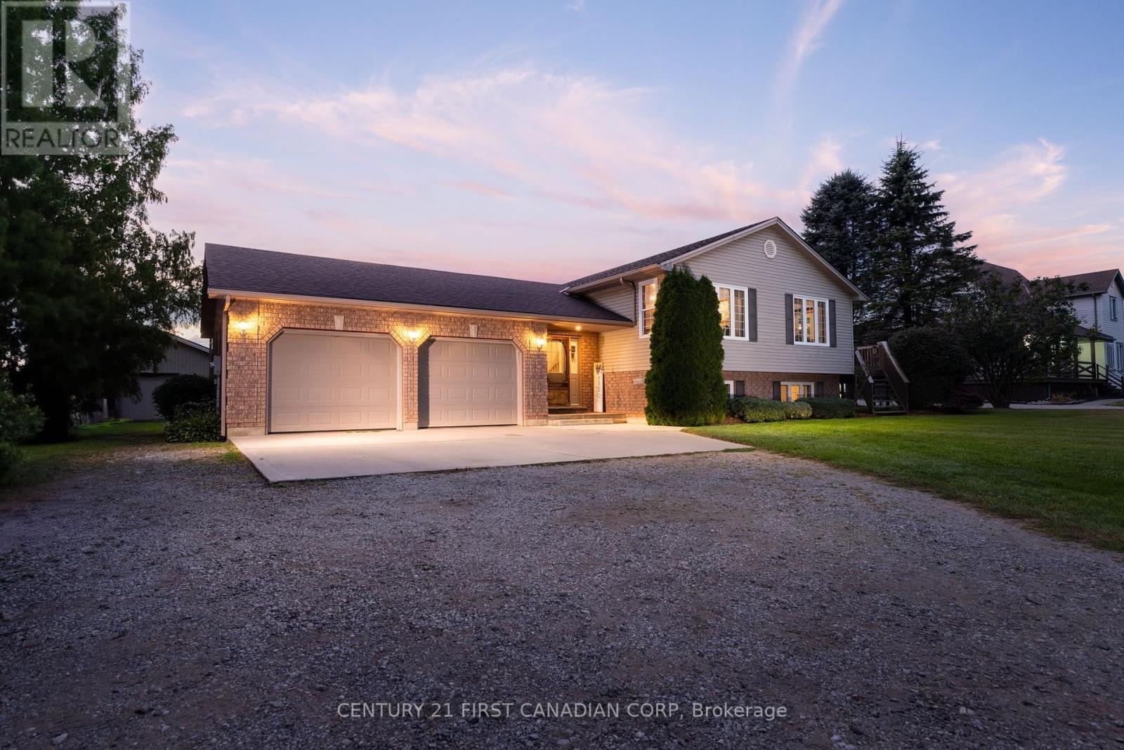 6743 HACIENDA ROAD, Malahide