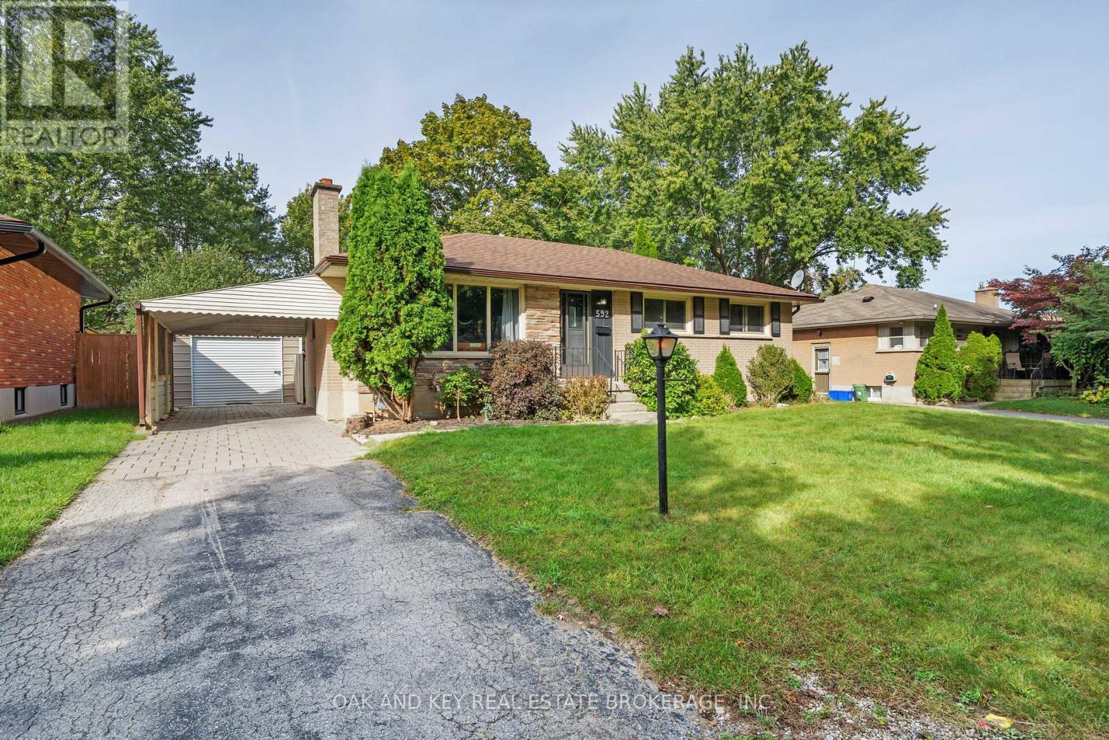 592 RIDGEWOOD CRESCENT E, London