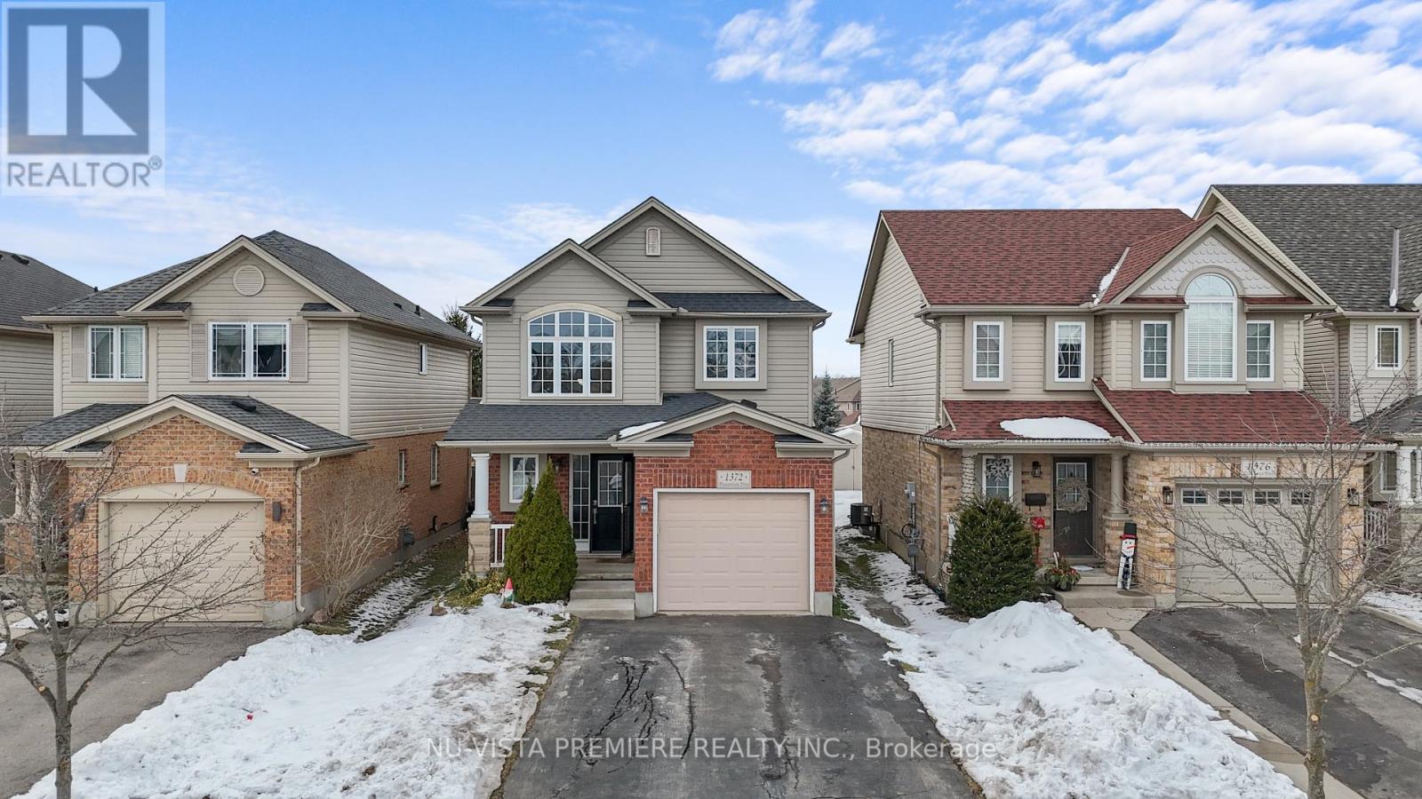 1372 PLEASANTVIEW DRIVE, London