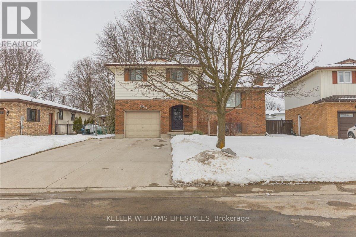 41 WESTGATE AVENUE, Strathroy-Caradoc (SW)