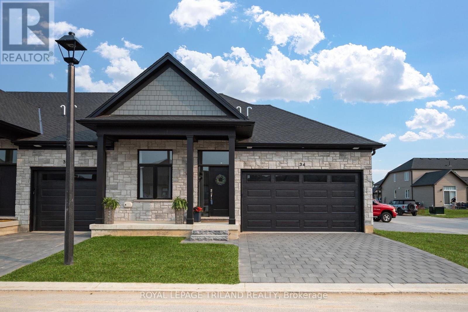 34 - 63 COMPASS TRAIL, Central Elgin