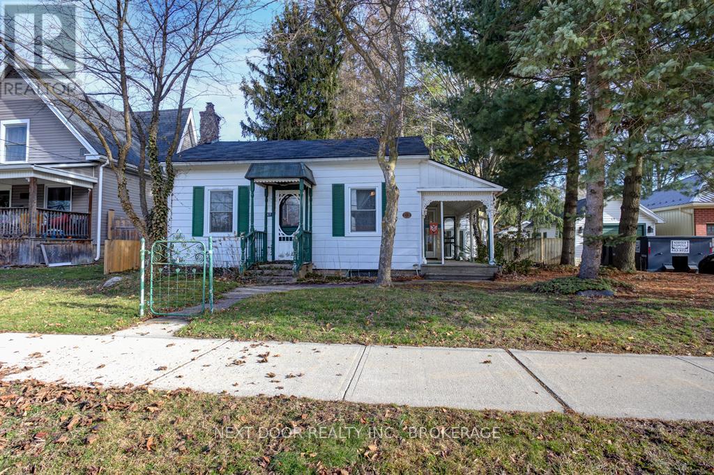 67 WATER STREET, Aylmer