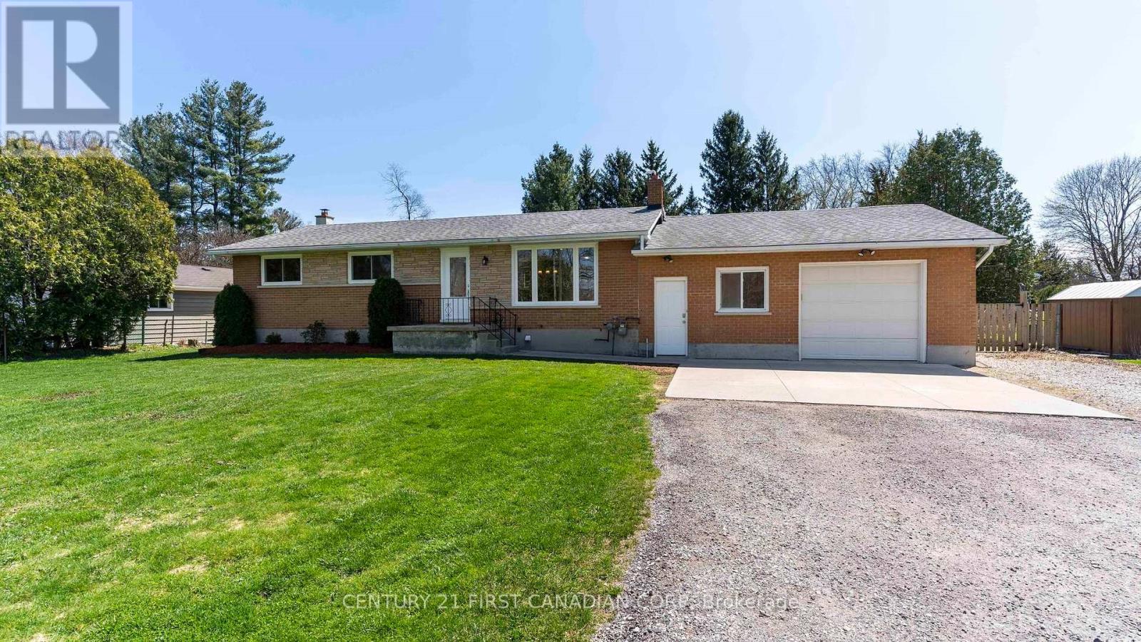 21725 ADELAIDE ROAD, Strathroy-Caradoc (Campbellvale)
